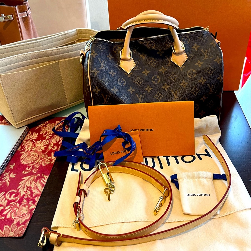 Louis Vuitton Monogram Speedy Bandouliere 30” 2022
